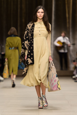 Burberry-Prorsum-Womenswear-Autumn_Winter-2014---Look-26
