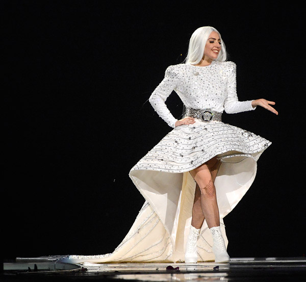  Lady Gaga chooses Versace 