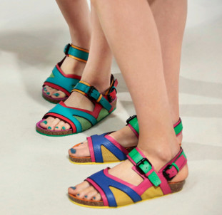Backstage at the Burberry Prorsum Womenswear Spring Summer 2015 Sho 015