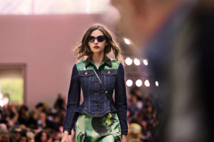 Burberry Prorsum Womenswear Spring Summer 2015 Sho 012