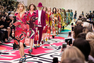 Burberry Prorsum Womenswear Spring Summer 2015 Show Final 001