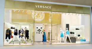 VERSACE OPENS THE FIRST BOUTIQUE IN RIO DE JANEIRO
