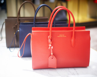 The iconic PAULE KA TRAPEZE bag i