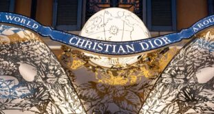 The Christmas Magic of Dior: @Courtesy