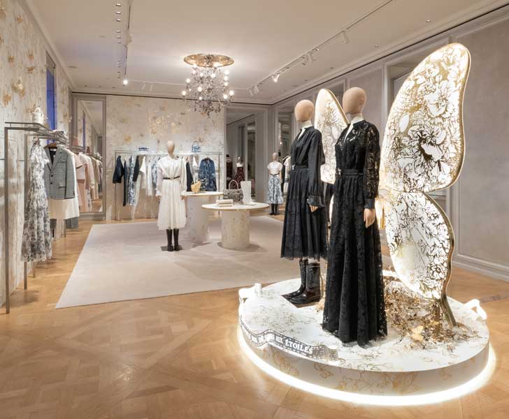 The Christmas Magic of Dior: Fabulous Trees and Dreamlike Decorations 2 The Christmas Magic of Dior: @Courtesy