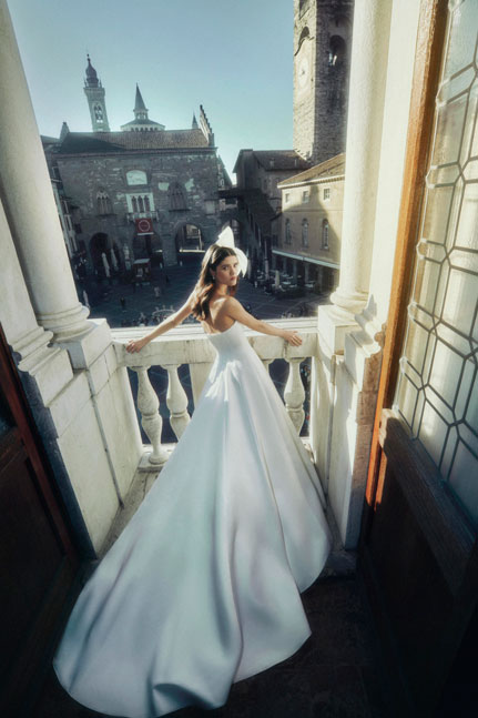 Discovering Bergamo in an Atelier Emé Wedding Dress 8 @Press Office Atelier Emé